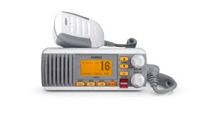 Uniden UM385 White VHF Radio - Bộ Đàm Hàng Hải 25W Với DSC Class D