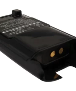 Pin CS-FNB86TW.2 là pin sạc thay thế dành cho nhiều dòng bộ đàm Vertex Standard cầm tay. Sản phẩm sử dụng công nghệ Li-ion, điện áp 7.4V và dung lượng 2200mAh. Đây là lựa chọn phù hợp khi pin cũ bị chai, nhanh hết hoặc không còn cấp nguồn ổn định trong quá trình liên lạc. Mẫu pin này có màu đen, kích thước 4.09 x 2.22 x 0.85 inch và trọng lượng 0.6 lb. Pin CS-FNB86TW.2 hỗ trợ thay thế các mã pin FNB-V86LI, FNB-V87LI và FNB-V86, giúp người dùng dễ đối chiếu với pin cũ trước khi mua. Khi chọn đúng model pin, bộ đàm có thể nhận nguồn tốt hơn và hạn chế lỗi tiếp xúc trong quá trình sử dụng. Sản phẩm phù hợp cho người cần thay pin chính hoặc chuẩn bị thêm pin dự phòng. Pin CS-FNB86TW.2 gần với mẫu CS-FNB87TW.2 2600mAh đã làm trước đó, nhưng có SKU riêng, điện áp 7.4V và dung lượng 2200mAh. Vì vậy, mẫu này nên được viết thành bài riêng để tránh nhầm giữa các biến thể pin dùng cho cùng nhóm Vertex Standard. Sản phẩm tương thích với Pin CS-FNB86TW.2 Pin CS-FNB86TW.2 tương thích với các dòng bộ đàm Vertex Standard VX-820, VX-821, VX-824, VX-829, VX-920, VX-921, VX-924, VX-929, VX-900 và VX-600. Đây là nhóm thiết bị có nhiều model gần tên nhau, nên người dùng cần kiểm tra đúng mã máy trước khi thay pin. Mã model thường nằm trên thân bộ đàm, tem sau máy, vỏ pin cũ hoặc tài liệu đi kèm thiết bị. Mẫu pin này thay thế các mã FNB-V86LI, FNB-V87LI và FNB-V86. Nếu pin cũ có một trong các mã này, người dùng nên kiểm tra thêm điện áp 7.4V, dung lượng 2200mAh, kích thước và kiểu dáng pin. Việc đối chiếu đúng mã pin giúp hạn chế tình trạng mua nhầm sang pin của dòng Vertex Standard khác. Người dùng không nên chỉ dựa vào ngoại hình để chọn pin. Một số pin bộ đàm có màu đen hoặc kích thước gần giống nhau nhưng khác dung lượng, khác điện áp hoặc khác chuẩn tiếp xúc. Chọn đúng Pin CS-FNB86TW.2 giúp hạn chế lỗi sạc, lỗi tiếp xúc và tình trạng bộ đàm không nhận pin. Ứng dụng thực tế của Pin CS-FNB86TW.2 Pin CS-FNB86TW.2 phù hợp với nhiều môi trường cần liên lạc ổn định. Bộ đàm Vertex Standard VX-820, VX-920, VX-900 và VX-600 có thể được dùng trong bảo vệ, kho vận, cửa hàng, nhà hàng, khu dịch vụ, công trình, nhà máy và điều phối nội bộ. Một viên pin ổn định giúp thiết bị luôn sẵn sàng khi cần trao đổi thông tin nhanh. Trong đội bảo vệ, bộ đàm cần hoạt động giữa nhiều vị trí khác nhau trong ca trực. Nhân viên có thể liên lạc giữa cổng, bãi xe, khu tuần tra, phòng giám sát và khu vực cần hỗ trợ. Khi dùng Pin CS-FNB86TW.2, thiết bị có nguồn điện ổn định hơn để hạn chế gián đoạn khi cần phản hồi nhanh. Trong kho vận, nhà máy hoặc công trình, bộ đàm hỗ trợ điều phối công việc hằng ngày. Nhân sự có thể trao đổi nhanh với kho, khu giao nhận, đội kỹ thuật, khu sản xuất hoặc bộ phận giám sát. Với những vị trí làm việc xa khu vực sạc, Pin CS-FNB86TW.2 giúp người dùng chủ động hơn khi cần thay pin. Sản phẩm cũng phù hợp cho cửa hàng, nhà hàng và khu dịch vụ có nhu cầu liên lạc thường xuyên. Nhân viên có thể phối hợp giữa quầy, kho, khu phục vụ và khu quản lý mà không cần di chuyển nhiều. Khi pin chính xuống cấp hoặc sắp hết điện, pin dự phòng giúp giảm nguy cơ mất liên lạc trong thời điểm cần xử lý công việc. Công nghệ pin trên Pin CS-FNB86TW.2 Pin CS-FNB86TW.2 sử dụng công nghệ Li-ion, viết đầy đủ là Lithium-ion. Đây là công nghệ pin sạc phổ biến trên nhiều thiết bị cầm tay hiện đại. Pin Li-ion thường có ưu điểm về khả năng sạc lại, trọng lượng gọn và khả năng cấp nguồn ổn định cho thiết bị tương thích. Công nghệ Li-ion phù hợp với bộ đàm cần nguồn điện ổn định trong quá trình làm việc. Với thiết bị liên lạc cầm tay, nguồn pin tốt giúp bộ đàm hoạt động hiệu quả hơn trong chế độ nghe, chờ và phát tín hiệu. Nếu pin yếu hoặc không ổn định, thiết bị có thể nhanh hết điện, giảm hiệu quả sử dụng hoặc tắt nguồn bất ngờ. Người dùng nên sạc Pin CS-FNB86TW.2 bằng bộ sạc phù hợp với pin Li-ion và đúng nhóm thiết bị tương thích. Không nên dùng bộ sạc không rõ chuẩn, vì điều này có thể ảnh hưởng đến tuổi thọ pin hoặc hiệu suất sạc. Bảo quản đúng cách giúp pin duy trì khả năng lưu điện tốt hơn trong quá trình sử dụng. Khi không dùng trong thời gian dài, nên cất pin ở nơi khô ráo và thoáng mát. Người dùng không nên để pin cạn điện quá lâu hoặc đặt pin gần nguồn nhiệt cao. Việc kiểm tra pin định kỳ giúp bộ đàm sẵn sàng hơn khi cần dùng lại. Dung lượng và hiệu suất hoạt động Pin CS-FNB86TW.2 có dung lượng 2200mAh và điện áp 7.4V. Đây là mức thông số phù hợp cho các dòng bộ đàm Vertex Standard VX-820, VX-821, VX-824, VX-829, VX-920, VX-921, VX-924, VX-929, VX-900 và VX-600. Dung lượng 2200mAh đáp ứng tốt nhu cầu liên lạc hằng ngày trong ca trực, kho vận, công trình hoặc hoạt động điều phối nội bộ. Thời gian sử dụng thực tế phụ thuộc vào cách vận hành bộ đàm. Nếu người dùng phát tín hiệu thường xuyên, pin sẽ tiêu hao nhanh hơn. Nếu thiết bị chủ yếu ở chế độ nghe và chờ, thời lượng sử dụng có thể kéo dài hơn. Môi trường sử dụng cũng ảnh hưởng đến hiệu suất của pin. Nhiệt độ cao, tín hiệu yếu hoặc thiết bị hoạt động liên tục có thể làm pin hao nhanh hơn. Vì vậy, người dùng nên kiểm tra tình trạng Pin CS-FNB86TW.2 trước khi cần dùng trong thời gian dài. Khi pin cũ bị chai, bộ đàm thường nhanh hết điện hoặc tắt nguồn bất ngờ. Một số trường hợp thiết bị sạc nhanh đầy nhưng dùng nhanh cạn, gây bất tiện trong công việc. Thay đúng Pin CS-FNB86TW.2 giúp thiết bị Vertex Standard nhận nguồn ổn định hơn và giảm nguy cơ gián đoạn liên lạc. Khả năng vận hành của Pin CS-FNB86TW.2 Pin CS-FNB86TW.2 được thiết kế để thay thế cho các mã pin FNB-V86LI, FNB-V87LI và FNB-V86 tương thích. Khi lắp đúng thiết bị, pin giúp bộ đàm duy trì nguồn điện ổn định trong quá trình sử dụng. Điều này hỗ trợ chất lượng liên lạc trong công việc, điều phối nội bộ và các hoạt động cần phản hồi nhanh. Sản phẩm có màu đen, kích thước 4.09 x 2.22 x 0.85 inch và trọng lượng 0.6 lb. Kích thước này phù hợp để đối chiếu khi người dùng cần thay pin cũ hoặc chuẩn bị pin dự phòng. Người dùng nên kiểm tra lại pin đang dùng để bảo đảm đúng kiểu dáng, đúng chân tiếp xúc và đúng model thiết bị. Mẫu pin này có thể dùng làm pin chính hoặc pin thay thế dự phòng. Với người dùng cần bộ đàm hoạt động thường xuyên, việc có thêm pin dự phòng sẽ giúp chủ động hơn trong ca làm việc. Người dùng nên kiểm tra đúng model thiết bị và mã pin cũ trước khi mua Pin CS-FNB86TW.2. Pin CS-FNB86TW.2 là pin thay thế tương thích, không nên ghi là pin chính hãng Vertex Standard nếu nhà cung cấp không xác nhận rõ. Cách ghi này giúp thông tin sản phẩm chính xác hơn và tránh gây hiểu nhầm cho người mua. Khi tư vấn sản phẩm, nên nhấn mạnh đúng model pin, đúng thông số và đúng thiết bị tương thích. Vì sao nên chọn Pin CS-FNB86TW.2? Pin CS-FNB86TW.2 là giải pháp phù hợp cho người dùng Vertex Standard VX-820, VX-821, VX-824, VX-829, VX-920, VX-921, VX-924, VX-929, VX-900 và VX-600. Sản phẩm có công nghệ Li-ion, điện áp 7.4V và dung lượng 2200mAh. Đây là các thông số quan trọng khi thay pin cho thiết bị tương thích. Mẫu pin này hỗ trợ mã FNB-V86LI, FNB-V87LI và FNB-V86, giúp người dùng dễ đối chiếu với pin cũ. Khi pin cũ xuống cấp, việc thay đúng pin giúp bộ đàm hoạt động ổn định hơn. Điều này rất cần thiết trong môi trường bảo vệ, kho vận, cửa hàng, nhà hàng, khu dịch vụ và điều phối nội bộ. Sản phẩm cũng phù hợp để làm pin dự phòng trong ca làm việc. Khi thiết bị sắp hết điện, người dùng có thể thay pin để tiếp tục liên lạc. Chọn đúng Pin CS-FNB86TW.2 giúp hạn chế gián đoạn và kéo dài khả năng sử dụng bộ đàm Vertex Standard VX-820 hoặc VX-920 tương thích.